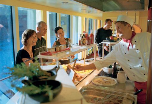 Cocina recién hecha en el buffet