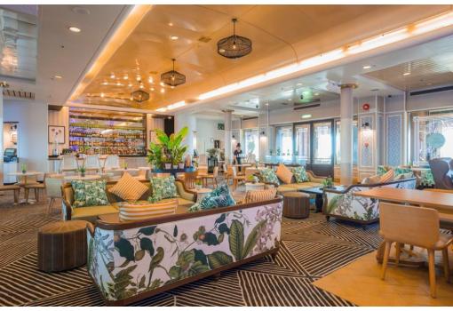 Botanical Lounge