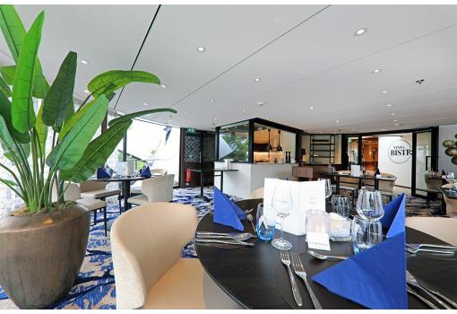 El Restaurante Bistró tiene un ambiente más íntimo