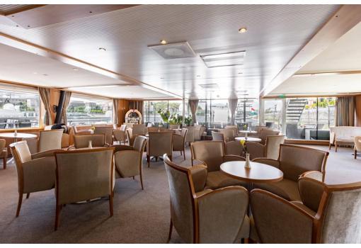 Lounge Bar