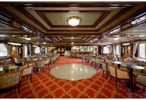 El elegante Salón a bordo del MS Prinzessin Katharina